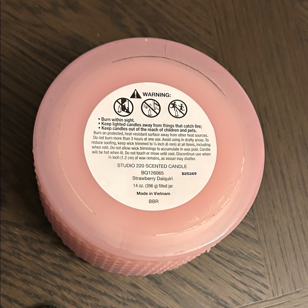 Pink Bow Candle 14oz - Picture 4 of 4
